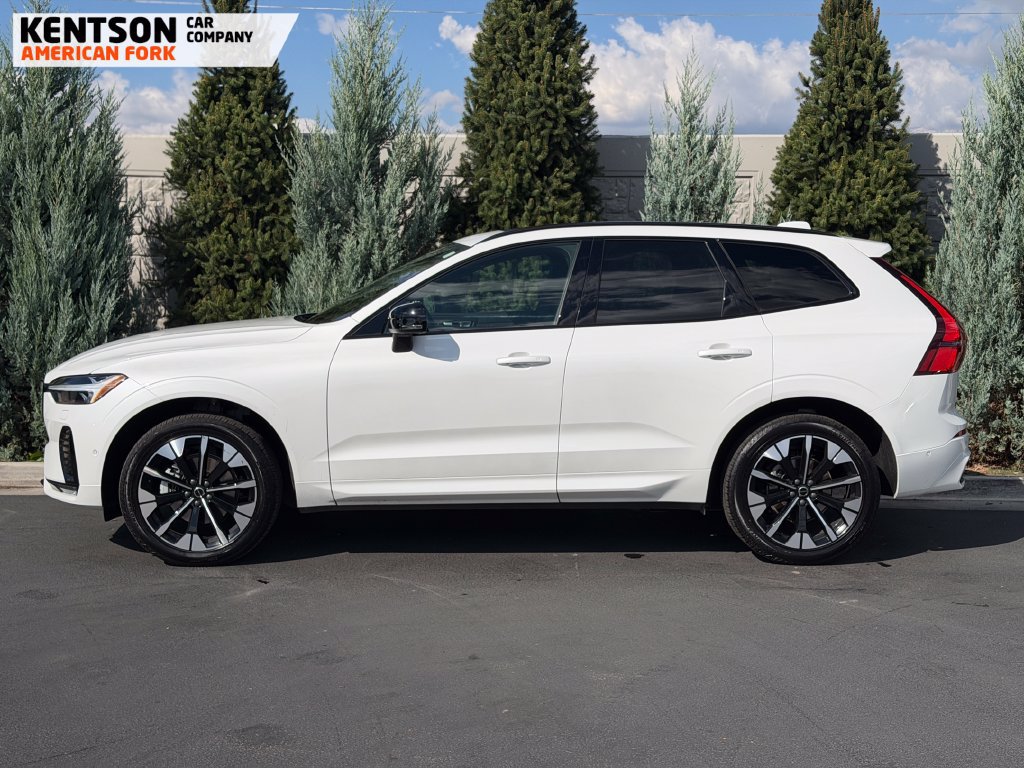 Used 2026 Volvo XC60 B5 Plus AWD/4WD image 4