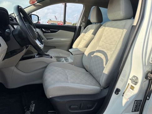 Used 2022 Nissan Rogue Sport SV FWD image 15