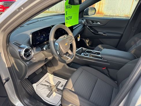 New 2026 Chevrolet Equinox LT image 17