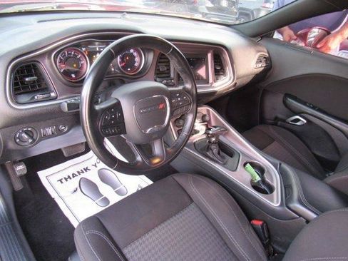 Used 2021 Dodge Challenger SXT w/ Driver Convenience Group RWD image 12