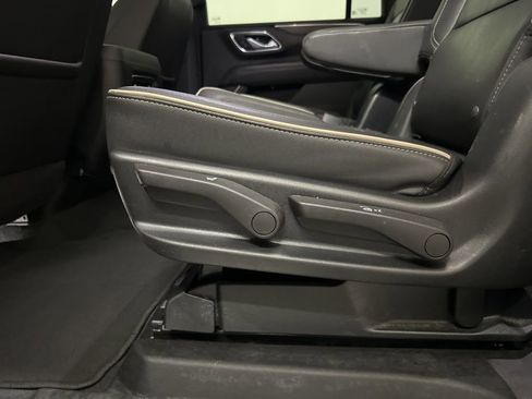 Used 2023 Chevrolet Suburban Premier image 48