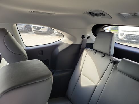 Certified 2025 Toyota Highlander XLE AWD/4WD image 15