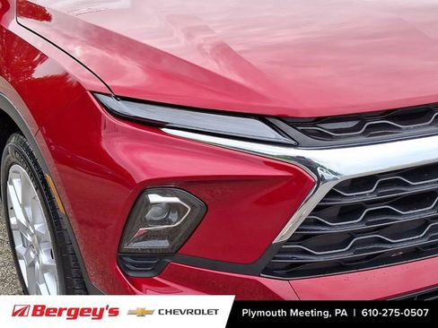 Used 2023 Chevrolet Blazer LT FWD image 11