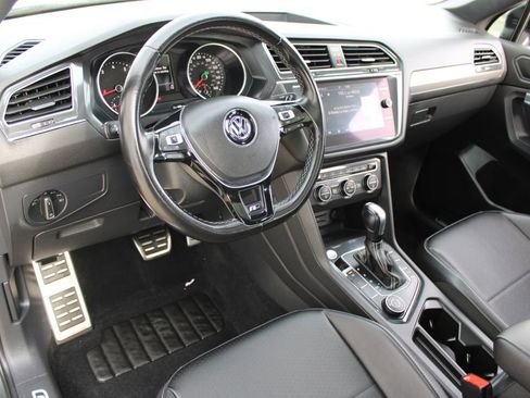 Certified 2021 Volkswagen Tiguan SE R-Line image 8