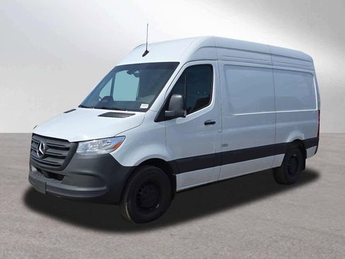 Used 2025 Mercedes-Benz Sprinter 2500 image 7