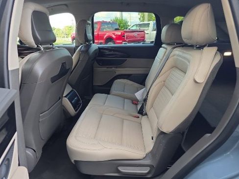 Used 2025 Lincoln Nautilus Reserve AWD/4WD image 10