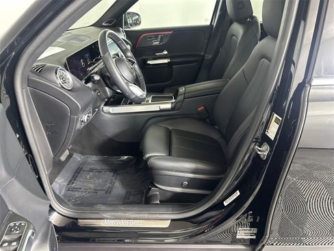 Certified 2025 Mercedes-Benz GLB 250 image 9