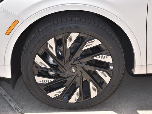 New 2026 Lincoln Nautilus Black Label w/ Jet Appearance Package AWD/4WD image 40