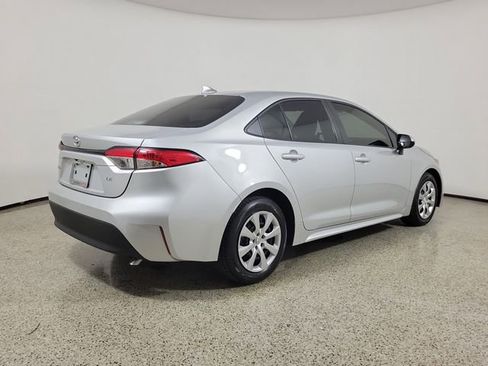 Used 2023 Toyota Corolla LE FWD image 5