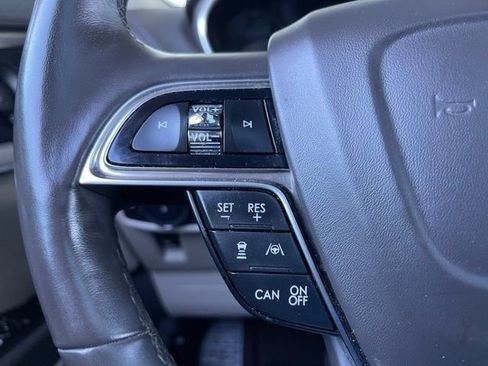 Used 2019 Lincoln Nautilus Reserve image 17