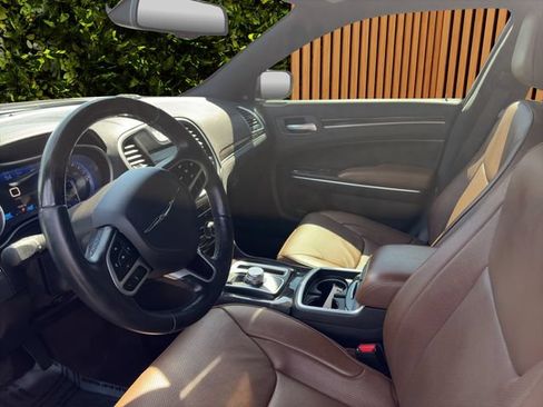Used 2018 Chrysler 300 Limited AWD/4WD image 8