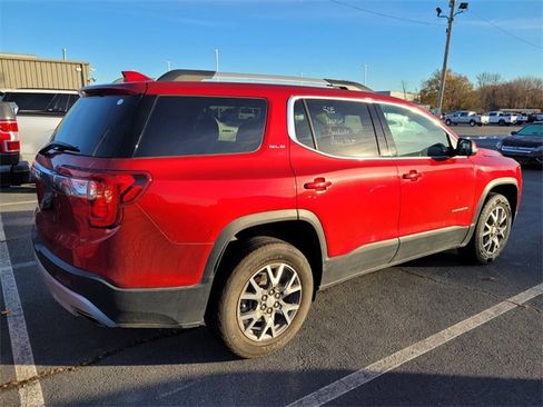 Used 2023 GMC Acadia SLE w/ Driver Convenience Package image 3