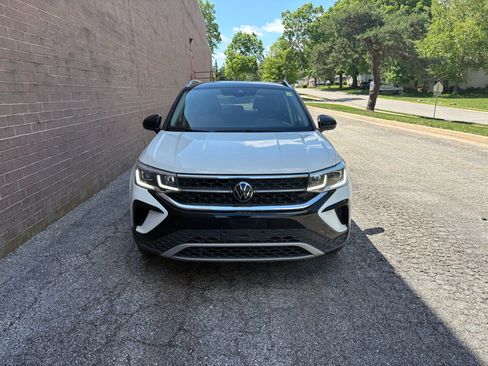 Used 2023 Volkswagen Taos SEL AWD/4WD image 8