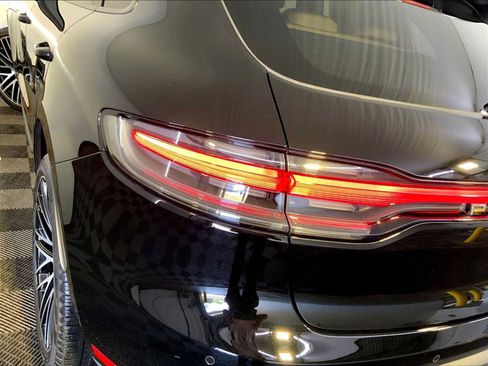 Certified 2023 Porsche Macan AWD/4WD image 30