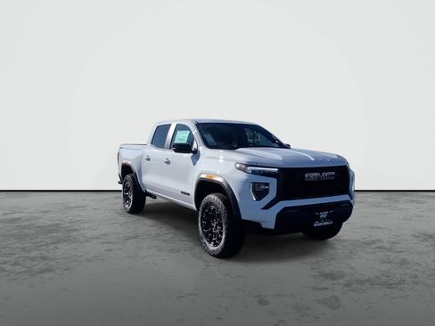 New 2026 GMC Canyon Elevation w/ LPO, Black Badging Package image 2