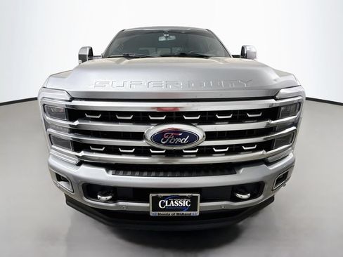 Used 2024 Ford F250 Platinum AWD/4WD image 2