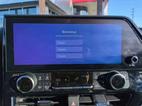 Used 2023 Toyota Highlander XSE AWD/4WD image 19