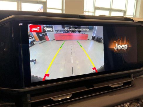 New 2025 Jeep Wrangler Unlimited Rubicon 392 image 17