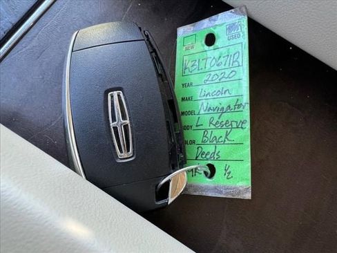 Used 2020 Lincoln Navigator L Reserve w/ Equipment Group 208A Reserve image 23