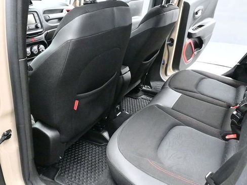 Used 2016 Jeep Renegade Trailhawk image 12