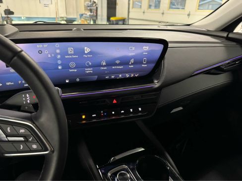 Certified 2025 Buick Envision Preferred image 18