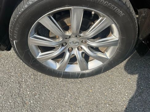 Used 2012 INFINITI QX56 4WD w/ Deluxe Touring Pkg image 8