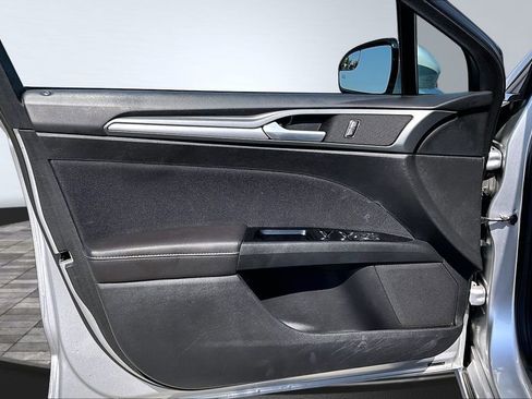 Used 2013 Ford Fusion SE FWD image 13