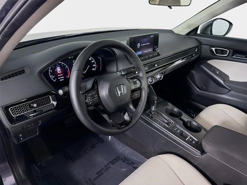 Used 2022 Honda Civic EX image 10