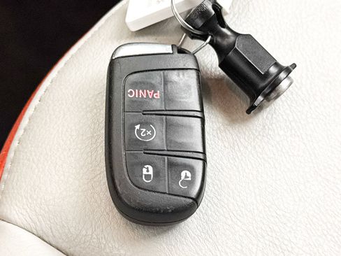 Used 2016 Jeep Renegade Limited w/ Safety & Security Group AWD/4WD image 33