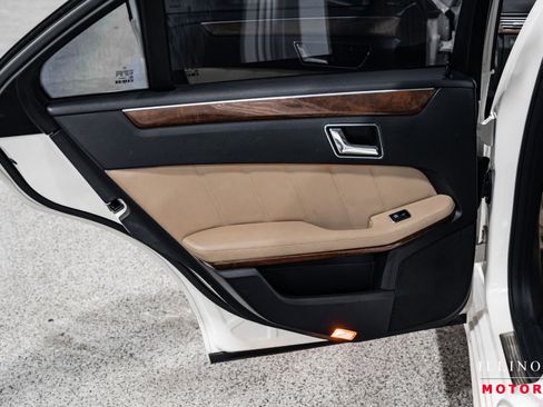 Used 2011 Mercedes-Benz E 550 4MATIC Sedan image 28