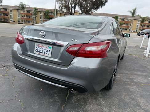 Used 2018 Nissan Altima 2.5 SV FWD image 6
