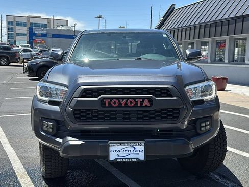 Used 2017 Toyota Tacoma TRD Off-Road w/ Premium & Technology Package AWD/4WD image 8