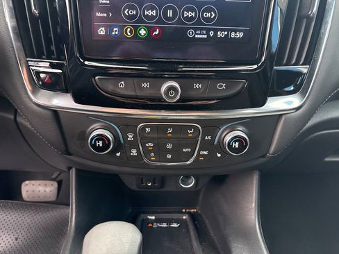 Used 2023 Chevrolet Traverse LT image 19