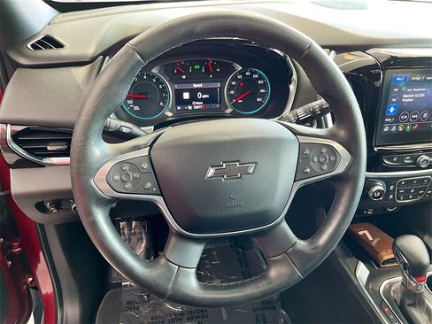 Used 2023 Chevrolet Traverse RS image 11