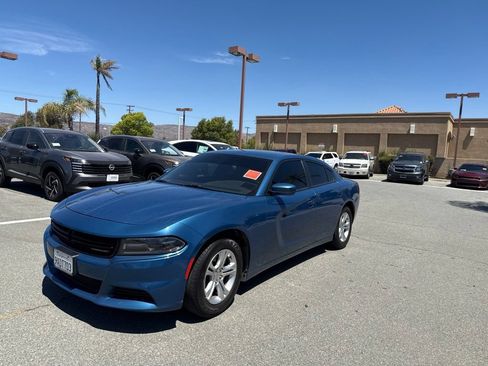 Used 2021 Dodge Charger SXT RWD image 4