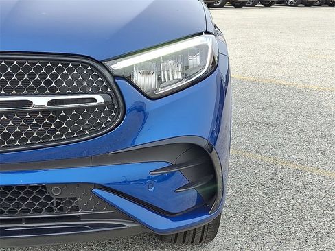 Certified 2025 Mercedes-Benz GLC 300 4MATIC image 9