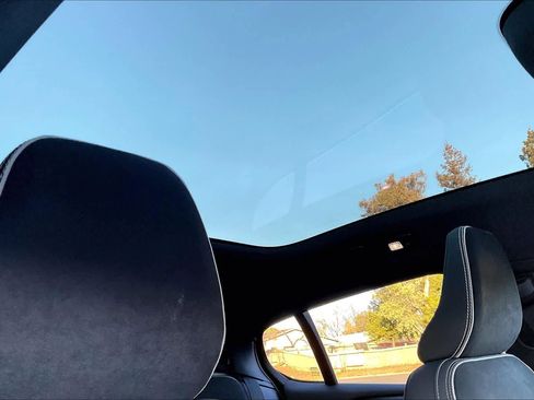 Used 2023 Volvo C40 P8 Recharge Ultimate image 25