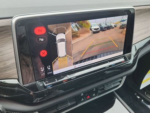 New 2026 Volkswagen Atlas SEL Premium R-Line AWD/4WD image 9