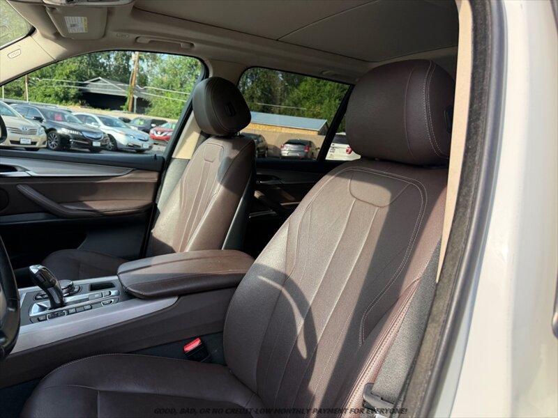 Used 2016 BMW X5 xDrive40e w/ Premium Package AWD/4WD image 11