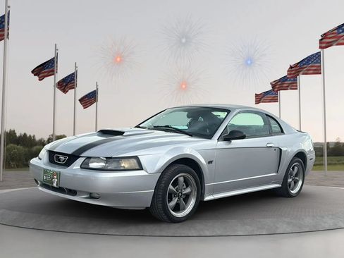 Used 2002 Ford Mustang GT RWD image 2