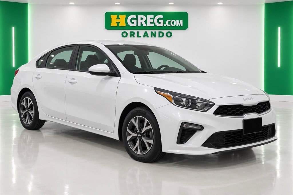 Used 2022 Kia Forte LXS w/ LXS Technology Package FWD image 2