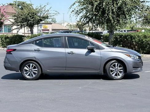 Used 2025 Nissan Versa SV FWD image 4