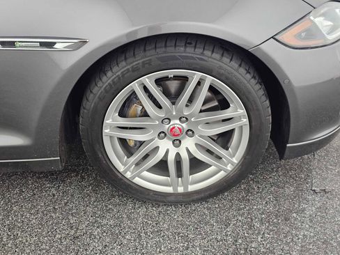 Used 2019 Jaguar XJ R-Sport image 9