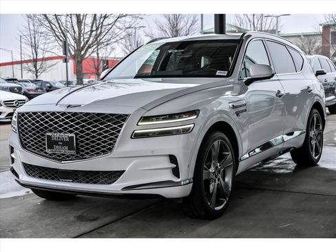 Used 2023 Genesis GV80 2.5T w/ Prestige Package image 5