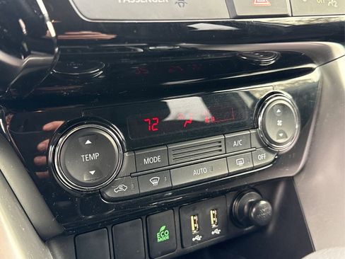 Used 2022 Mitsubishi Eclipse Cross LE image 27