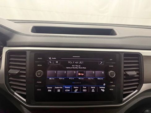 Used 2021 Volkswagen Atlas SE image 23
