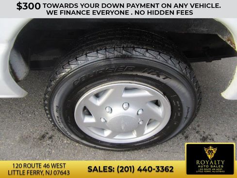 Used 2011 Ford E-150 and Econoline 150 XLT image 16