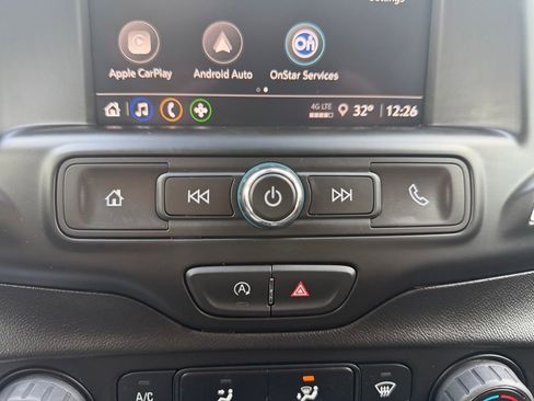 Used 2024 GMC Terrain SLE image 26