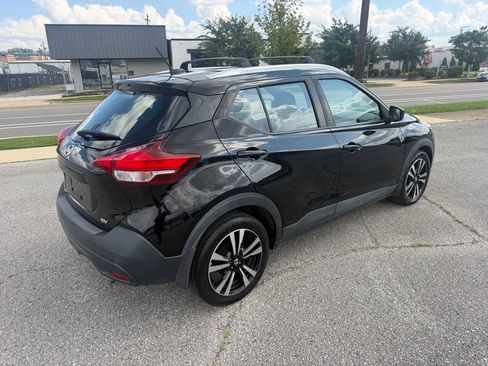 Used 2018 Nissan Kicks SV FWD image 11