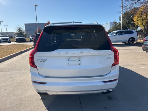 Used 2021 Volvo XC90 T5 Momentum w/ Climate Package image 6